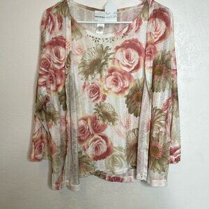Alfred Dunner Floral Top Size Large Bust 26 1/2” Length 24 1/2”